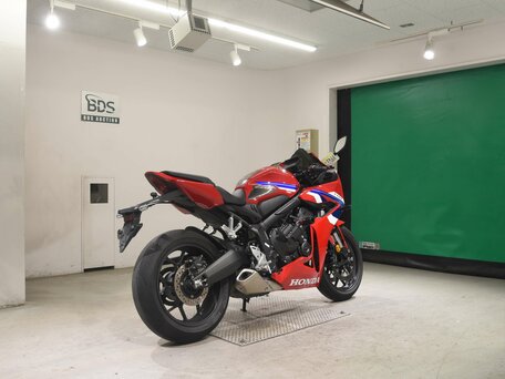 2025 Honda CB 650R, красный, 1020000 рублей, вид 5