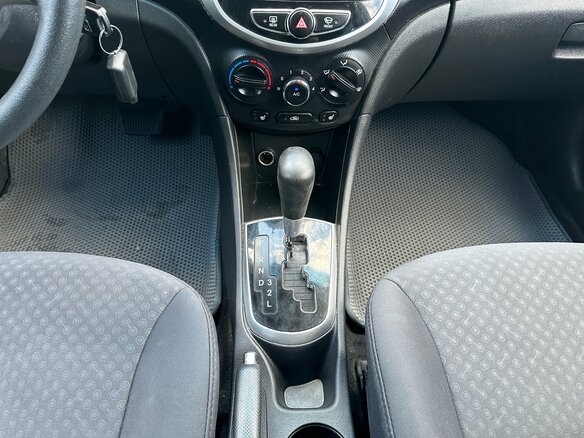 2011 Hyundai Solaris I, серый - вид 9