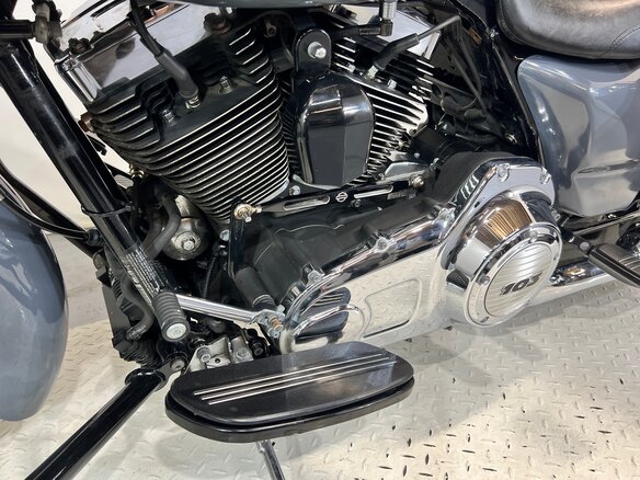 2012 Harley-Davidson Road Glide, серебристый, 760000 рублей - вид 28