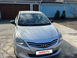 2014 Hyundai Solaris I Рестайлинг, серебристый, 950000 рублей, вид 2