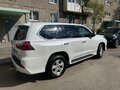 2017 Lexus LX 450d III Рестайлинг 2, белый, 7200000 рублей - вид 6
