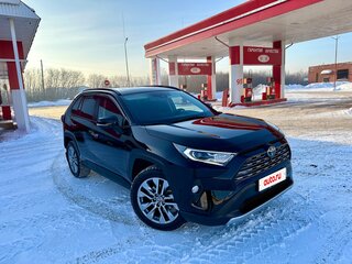 2021 Toyota RAV4 V (XA50), чёрный, 3750000 рублей, вид 1