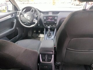 2017 Skoda Octavia III (A7) Рестайлинг, белый, 1280000 рублей, вид 5