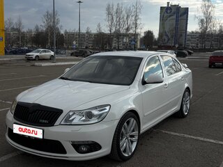 2011 Skoda Octavia RS II Рестайлинг, белый, 1200000 рублей, вид 1
