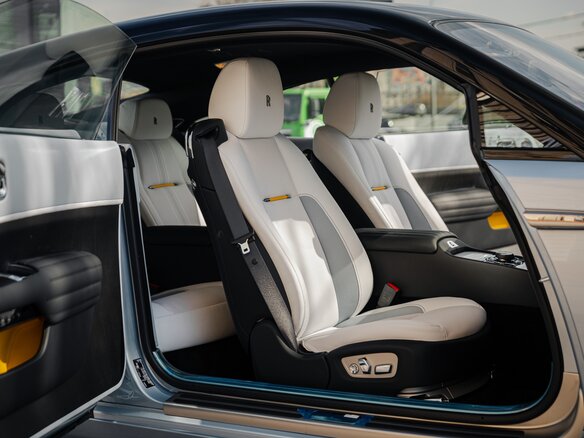 2021 Rolls-Royce Wraith Black Badge, голубой, 60500000 рублей - вид 1