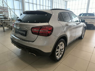 2017 Mercedes-Benz GLA 250 I (X156) Рестайлинг, серебристый, 1880000 рублей, вид 5