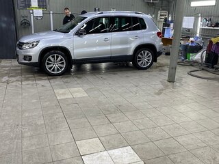 2013 Volkswagen Tiguan I Рестайлинг, серый, 1400000 рублей, вид 5
