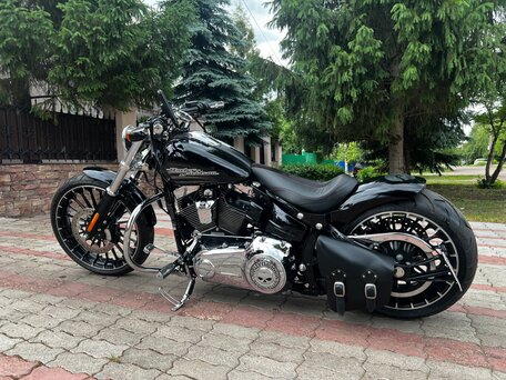 2017 Harley-Davidson Breakout, чёрный, 2300000 рублей, вид 1