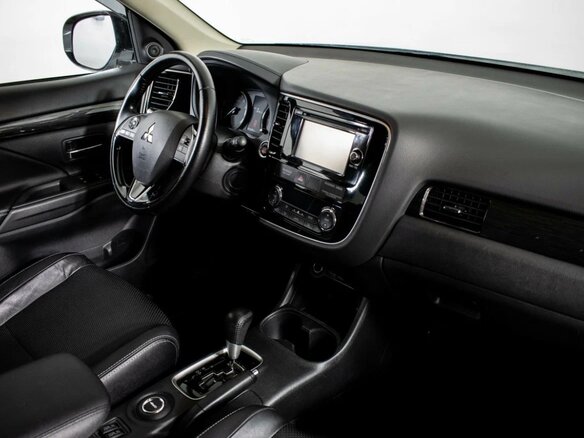 2016 Mitsubishi Outlander III Рестайлинг 2, белый - вид 6