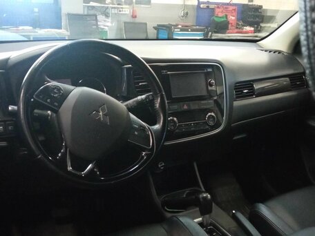 2016 Mitsubishi Outlander III Рестайлинг 2, чёрный, 1660000 рублей, вид 5
