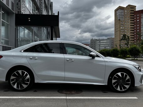 2022 Audi A3 Sportback 35 TFSI IV (8Y), белый, 2250000 рублей, вид 3