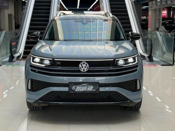 2024 Volkswagen Tavendor I, серый - вид 1