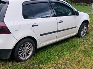 2004 Volkswagen Golf V, белый, 350000 рублей, вид 2