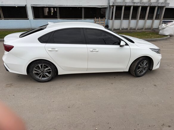 2021 Kia K3 II Рестайлинг, белый, 1840000 рублей - вид 4
