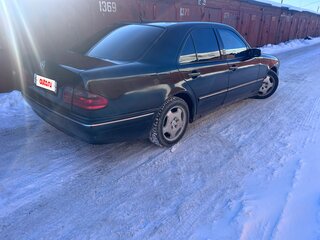 2000 Mercedes-Benz E-Класс 240 II (W210, S210) Рестайлинг, чёрный, 650000 рублей, вид 5