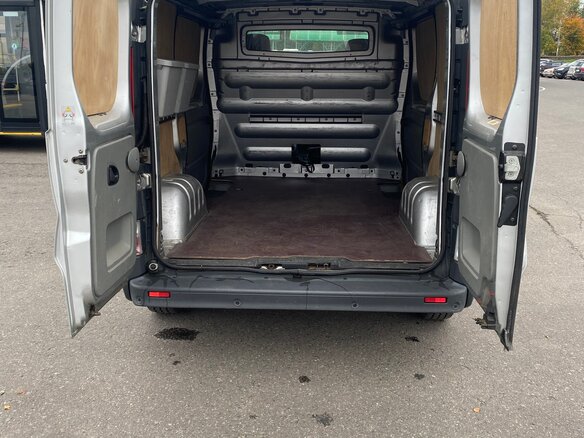 2006 Opel Vivaro, серебристый, 880000 рублей - вид 9
