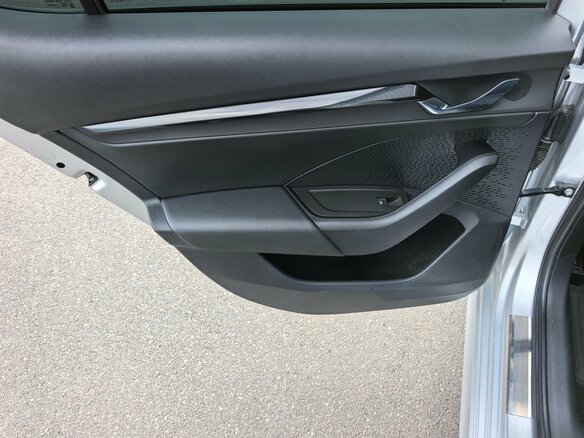 2021 Skoda Octavia IV (A8), серебристый, 1740000 рублей - вид 15