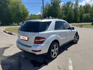 2008 Mercedes-Benz M-Класс 320 II (W164) Рестайлинг, серебристый, 2000000 рублей, вид 4