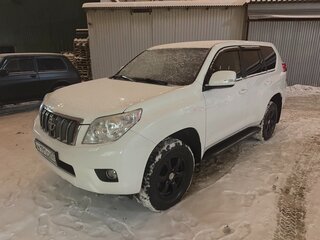 2013 Toyota Land Cruiser Prado 150 Series Рестайлинг 1, белый, 3299999 рублей, вид 1