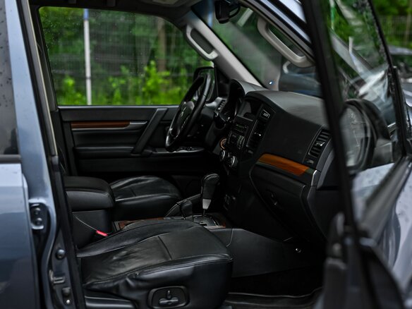 2007 Mitsubishi Pajero IV, серый, 939001 рублей - вид 13