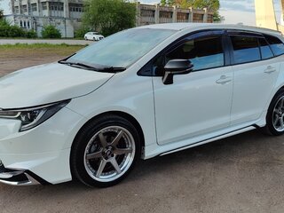 2020 Toyota Corolla XII (E210), белый, 1900000 рублей, вид 3