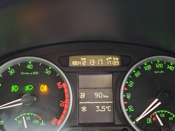 2010 Skoda Fabia II, оранжевый, 650000 рублей - вид 4