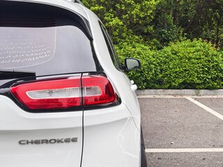 2020 Jeep Cherokee V (KL) Рестайлинг, белый, 2090000 рублей, вид 3