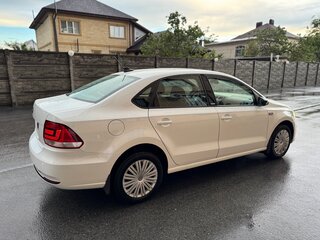 2017 Volkswagen Polo V Рестайлинг, белый, 1200000 рублей, вид 4