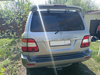 2006 Toyota Land Cruiser 100 Series Рестайлинг 2, серебристый, 2350000 рублей, вид 3