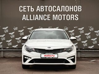 2019 Kia Optima IV Рестайлинг, белый, 2165000 рублей, вид 2
