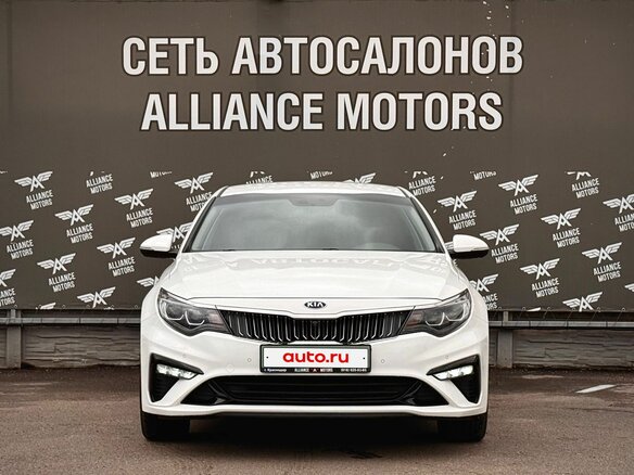 2019 Kia Optima IV Рестайлинг, белый, 2165000 рублей - вид 1