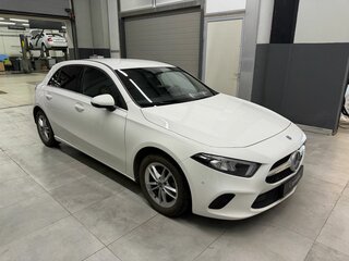 2018 Mercedes-Benz A-Класс 200 IV (W177), белый, 1999000 рублей, вид 3