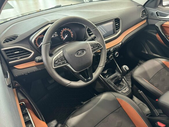 2026 Lada (ВАЗ) Vesta SW Cross I Рестайлинг (NG), коричневый, 2043000 рублей - вид 2
