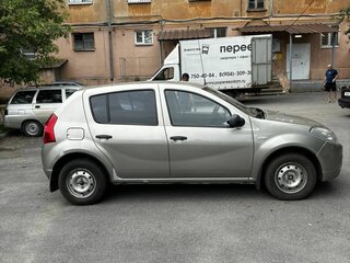 2011 Renault Sandero I, бежевый, 315000 рублей, вид 2