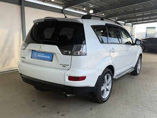 2010 Mitsubishi Outlander II Рестайлинг, белый, 1220000 рублей, вид 5