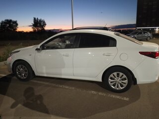 2017 Kia Rio IV, белый, 710000 рублей, вид 4