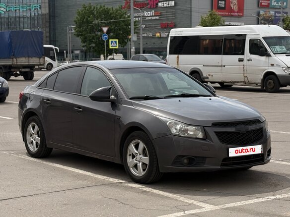 2012 Chevrolet Cruze I, серый, 560000 рублей - вид 1