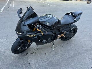2018 Yamaha YZF-R1, чёрный, 1325000 рублей, вид 5
