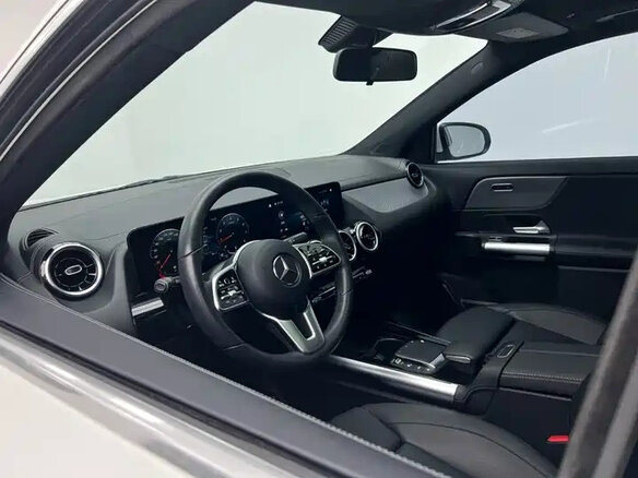 2022 Mercedes-Benz GLA 180 II (H247), белый, 1977000 рублей - вид 6
