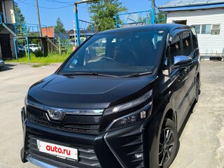 2018 Toyota Voxy III (R80) Рестайлинг, чёрный, 2550000 рублей, вид 1