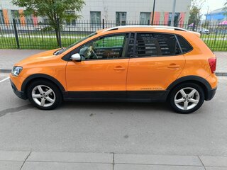 2012 Volkswagen Polo Cross V, оранжевый, 700000 рублей, вид 3