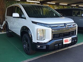2023 Mitsubishi Delica D:5 I Рестайлинг, белый, 2990000 рублей, вид 3