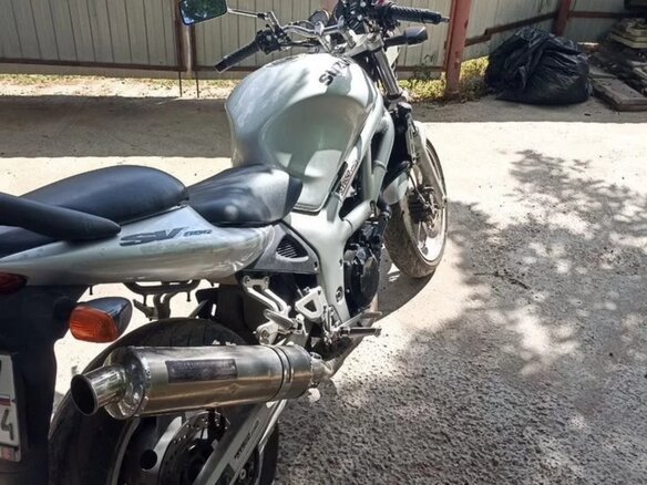 1999 Suzuki SV 650, серебристый, 250000 рублей