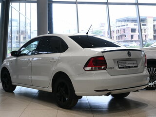 2016 Volkswagen Polo V Рестайлинг, белый, 750000 рублей, вид 4