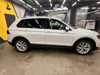 2017 Volkswagen Tiguan II, белый, 2180000 рублей, вид 3
