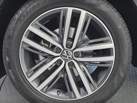 2023 Volkswagen Tiguan II Рестайлинг, белый, 2635000 рублей, вид 5