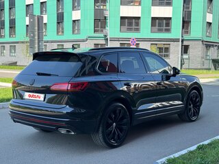 2019 Volkswagen Touareg III, чёрный, 4600000 рублей, вид 5