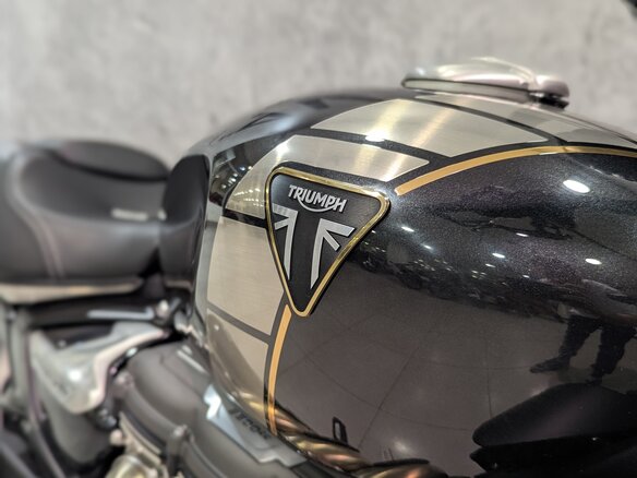 2020 Triumph Rocket III, чёрный, 3900000 рублей - вид 9