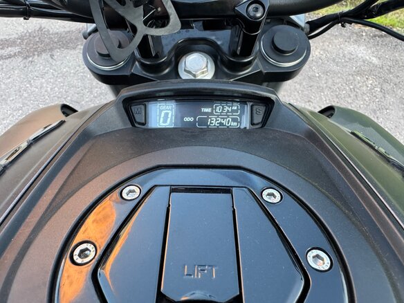 2019 Bajaj Dominar 400, чёрный - вид 10