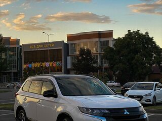 2015 Mitsubishi Outlander III Рестайлинг 2, белый, 1790000 рублей, вид 1